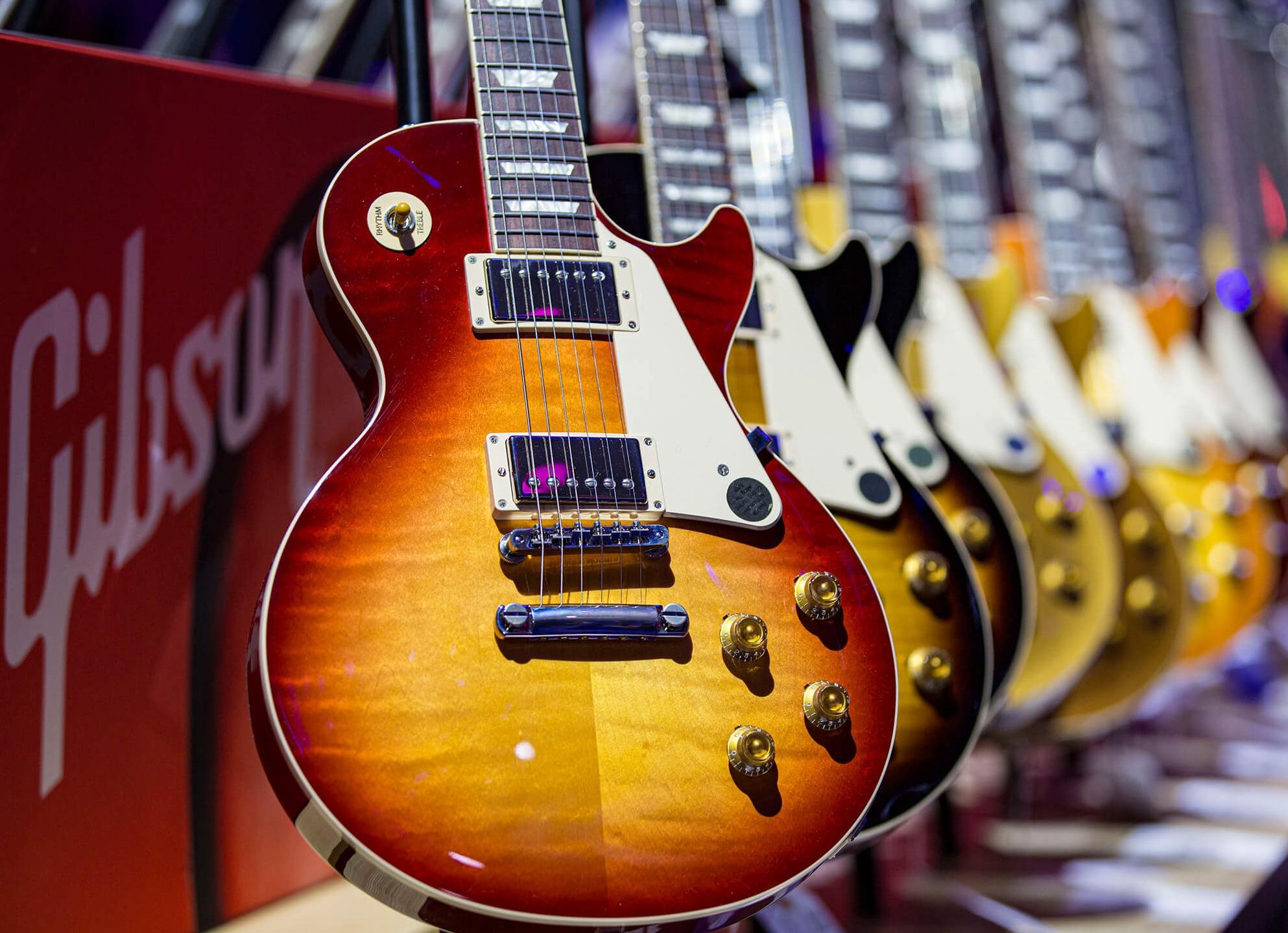 Краткая история компании Gibson